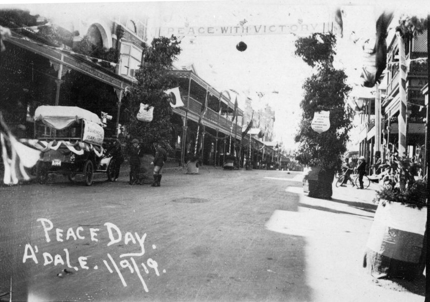 Peace Day Procession, Beardy Street, Armidale, 1919