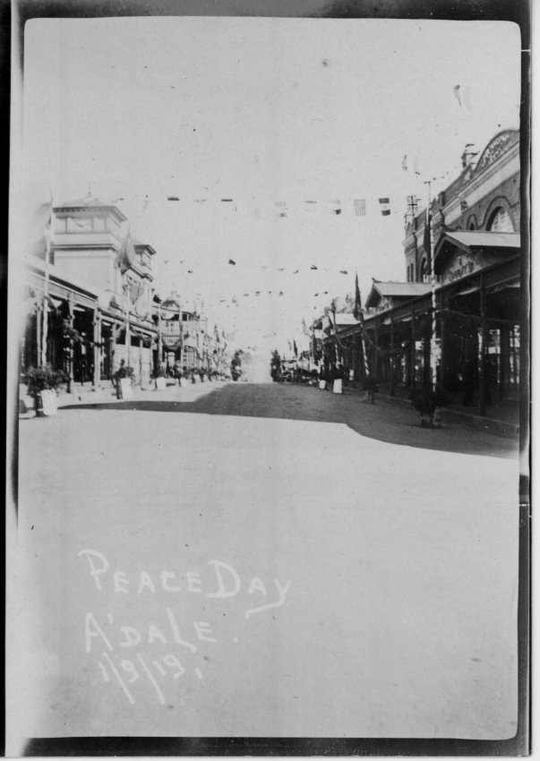 Peace Day Procession, Beardy Street, Armidale, 1919