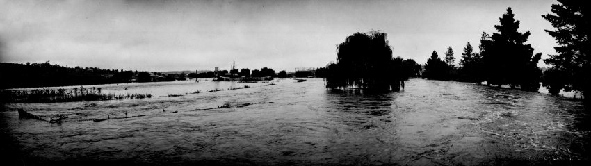 Flood scene, looking west from Markham Street Bridge towards gasworks and pool, 19 February 1928