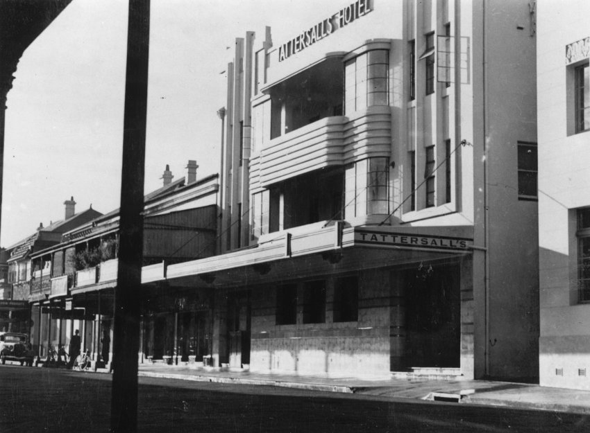 Tattersall's Hotel in Beardy Street, 1949