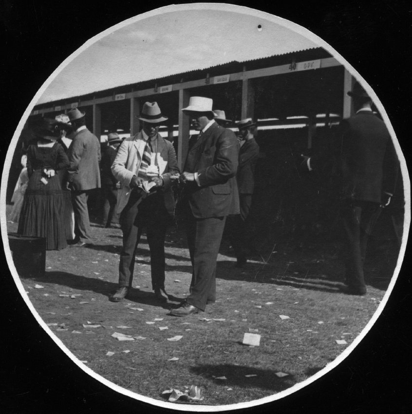 Punters at Armidale Racecourse, early 1900s