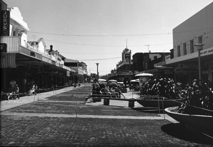 Beardy Street Mall, 1980
