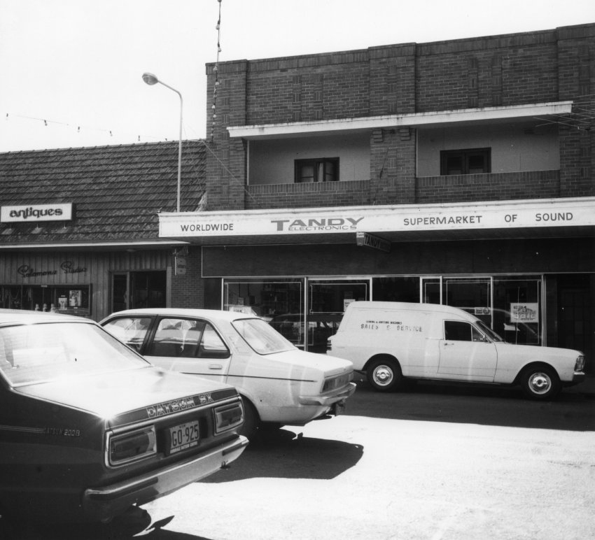 Solomons Studio, Antiques, and Tandy Electronics, Beardy Street, 1980