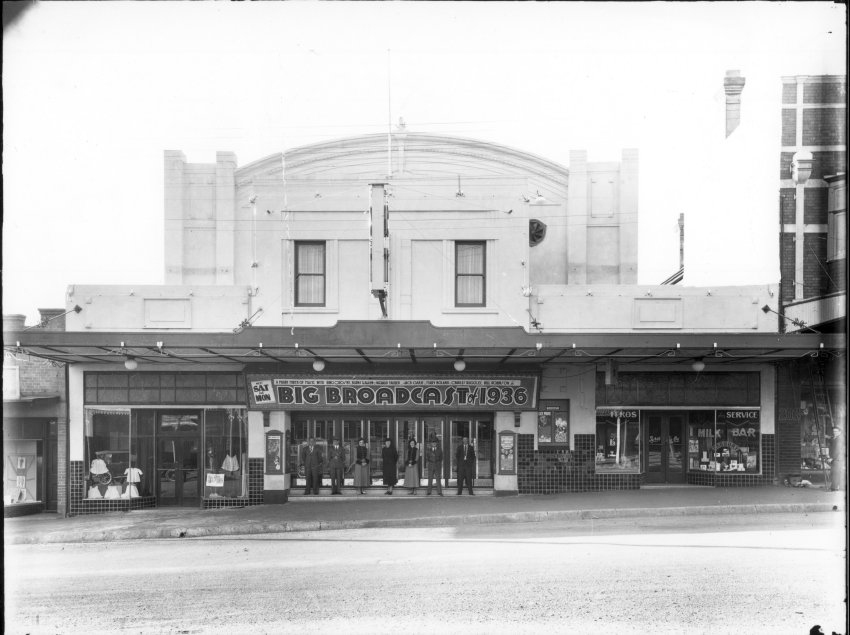 Exterior, Capitol Picture Theatre, Beardy Street, 1937
