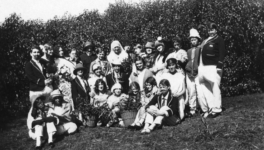Armidale Teachers' College, Smith House, mock wedding in the grounds, 1929