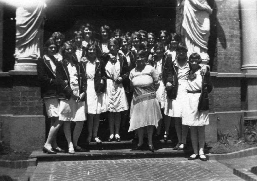Armidale Teachers' College, Smith House, group of students on front steps with Miss Perrin, 1929
