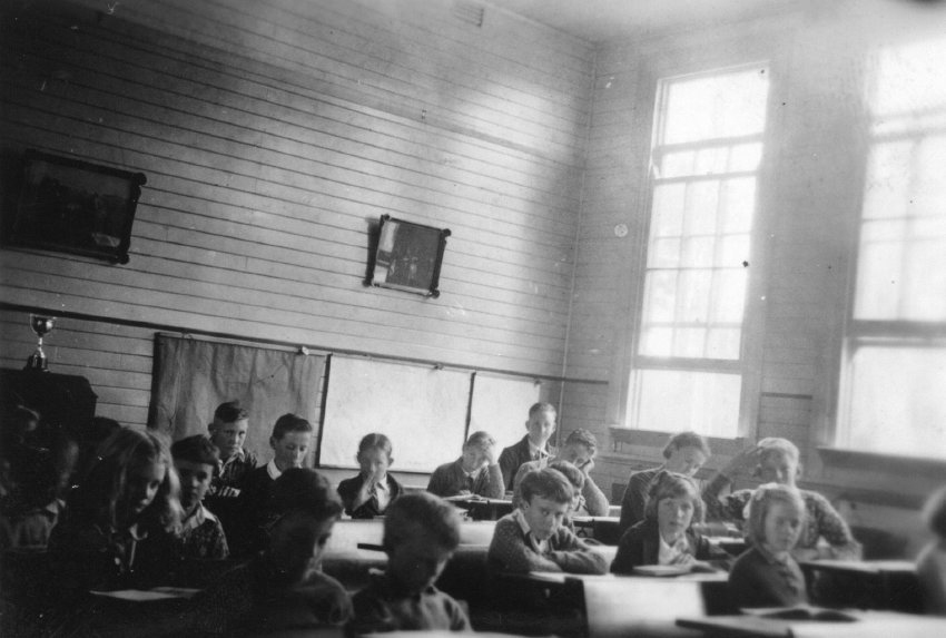 Upper Division inside Cascade Public School, 1941