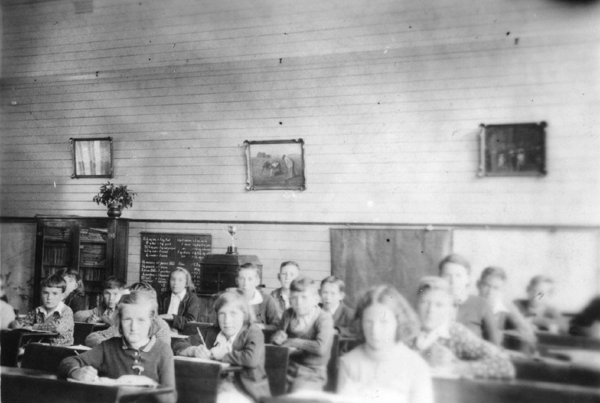 Upper Division inside Cascade Public School, 1941
