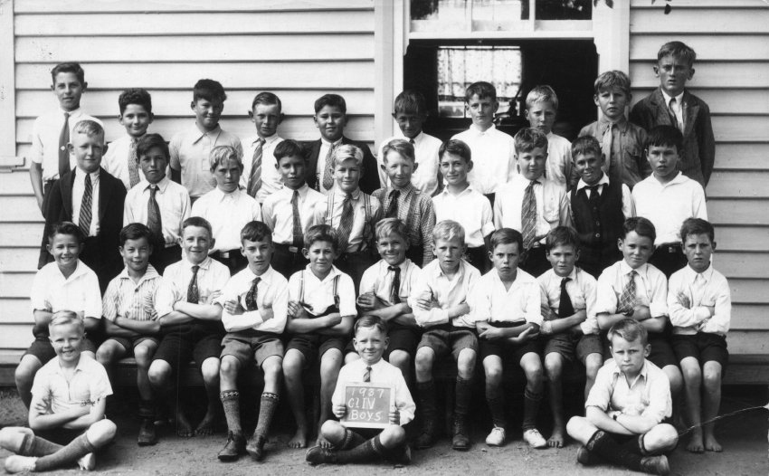 Grade IV class group (boys), Mrs Lewin, at an Inverell School, 1937