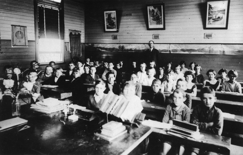 Tweed Heads Public School 3rd Class with teacher Percival John