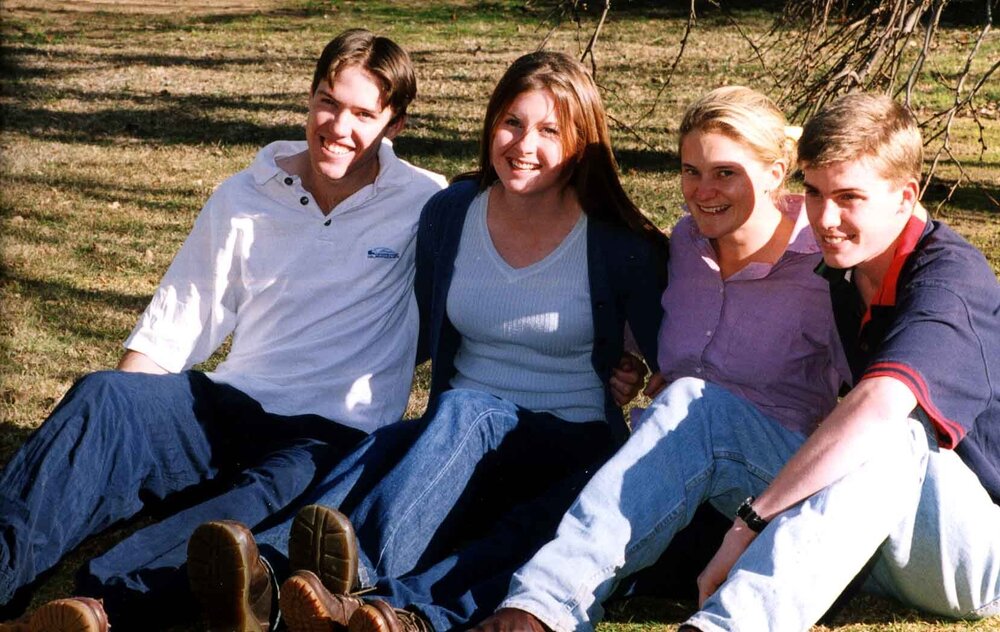 Students on lawn, UNE, 1999