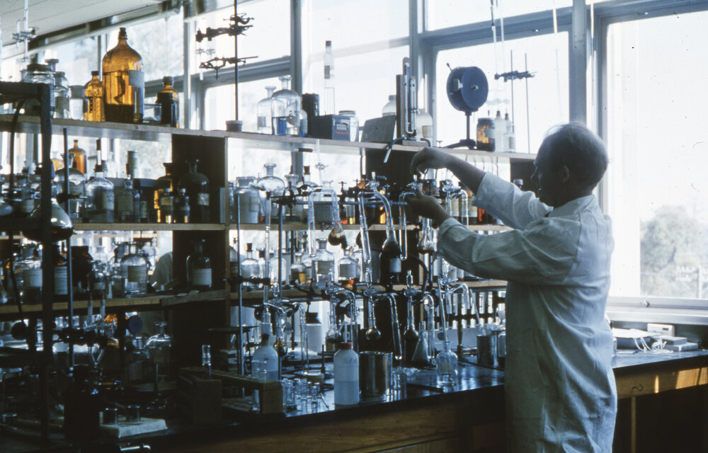 Chemistry lab, UNE