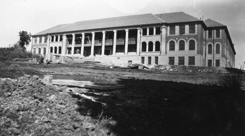 Armidale Teachers' College, construction almost complete, c. 1930.