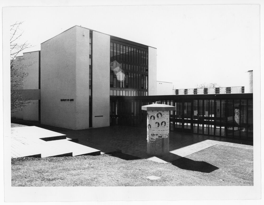 Arts Faculty Building, main entrance