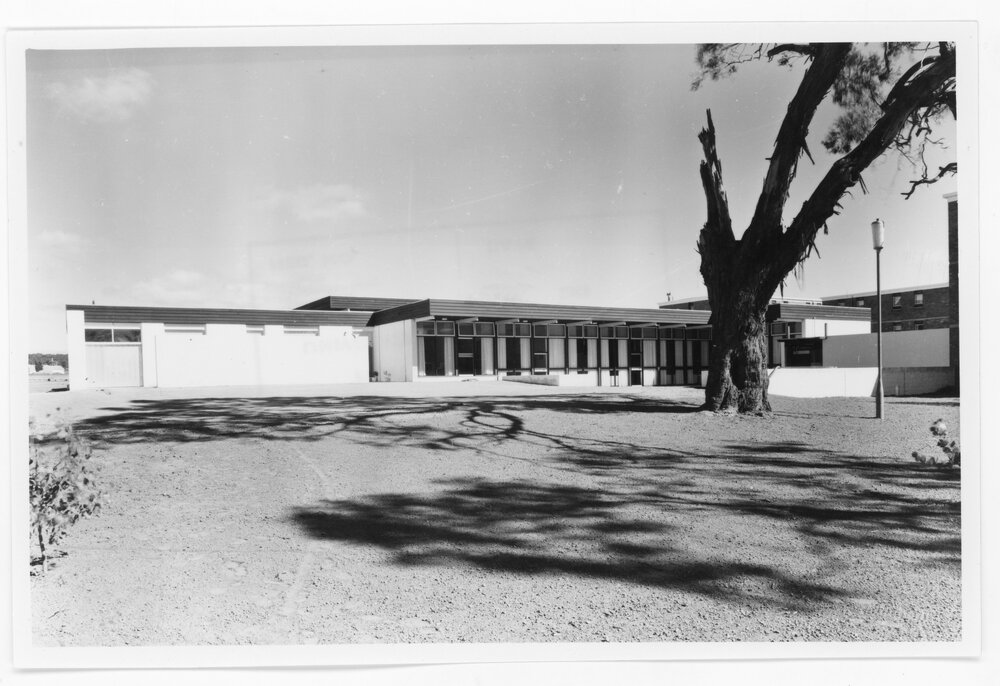 Duval College, UNE