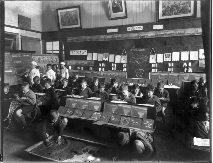 Interior of 5th classroom in Boys' Department of Armidale Demonstration School, 1940