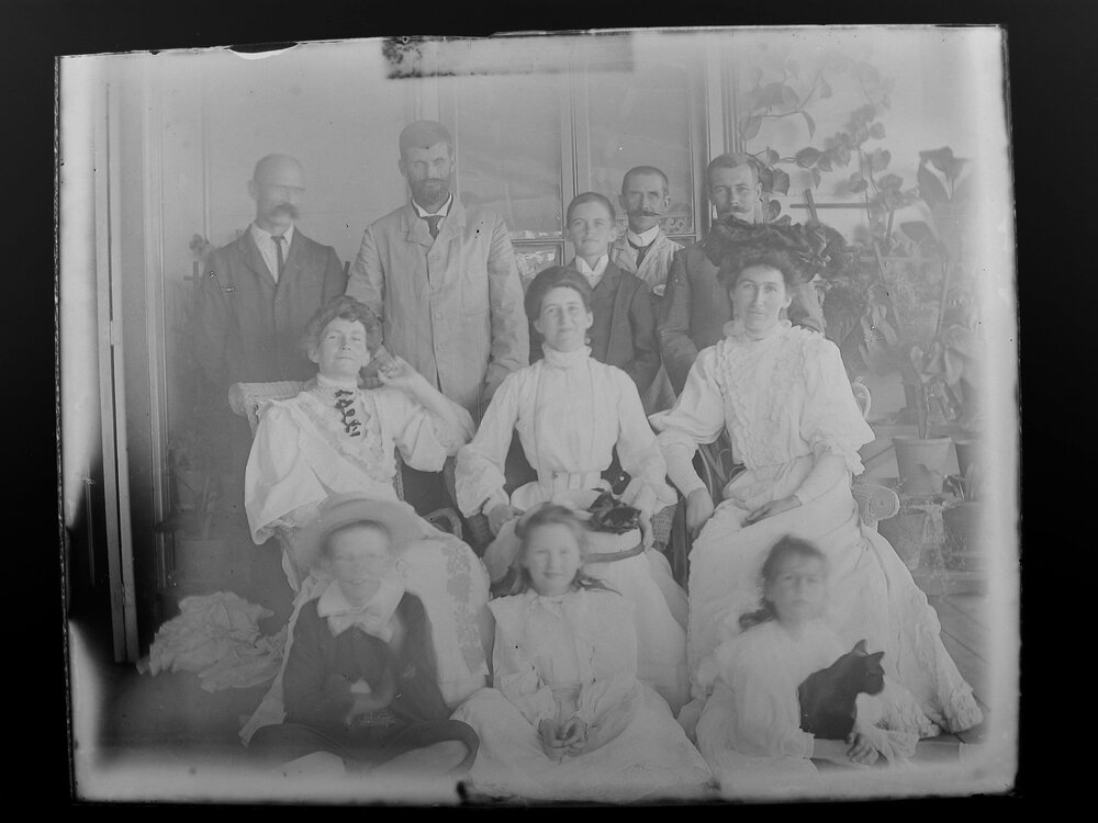 On the verandah at Goondoobluie, 1906
