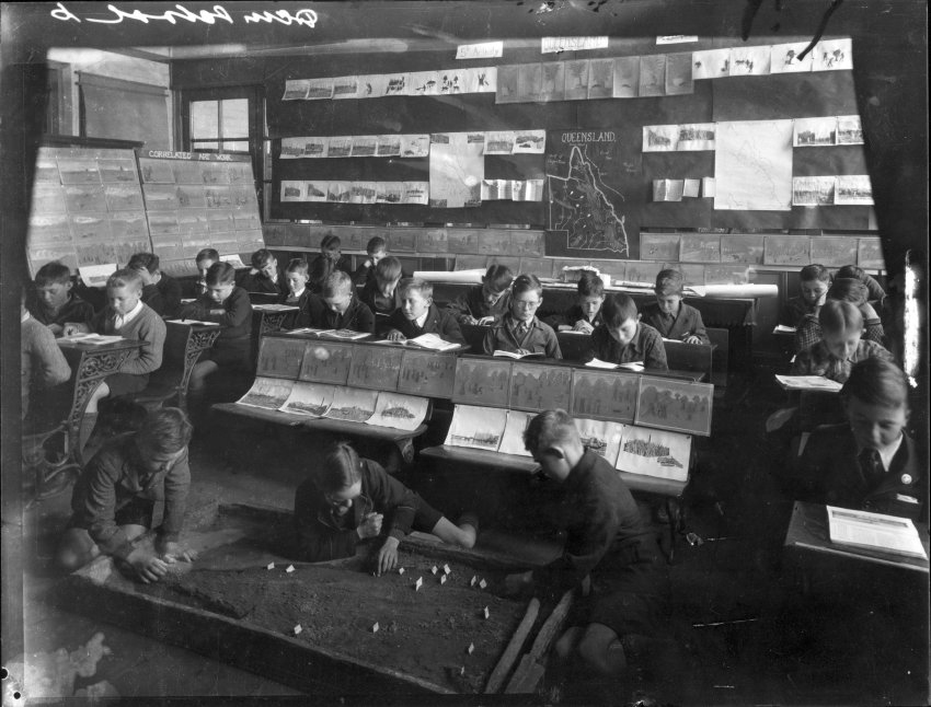 Interior of 5th classroom in Boys' Department of Armidale Demonstration School, 1940
