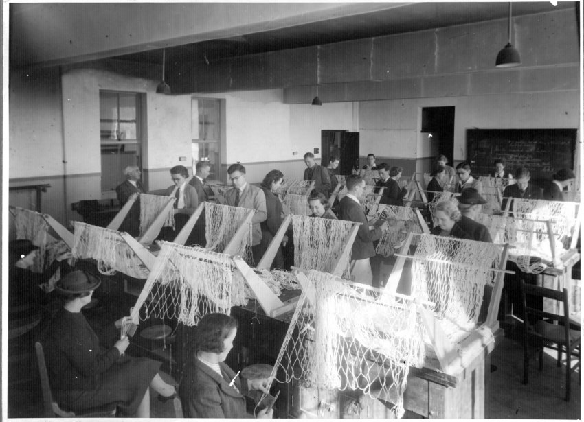 Armidale Teachers' College students making nets, 1941