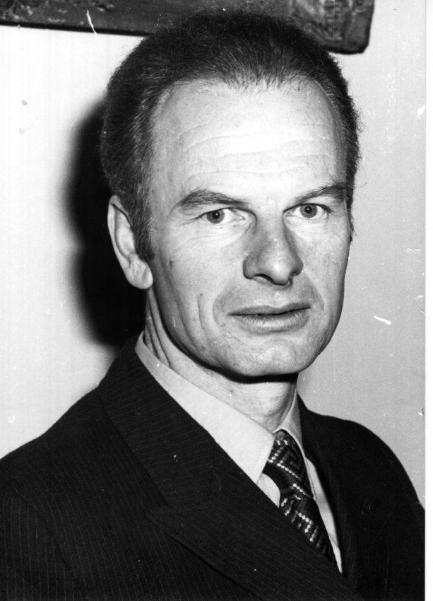 Armidale Teachers' College, MP. D. Leary, Principal from 1974 to 1979