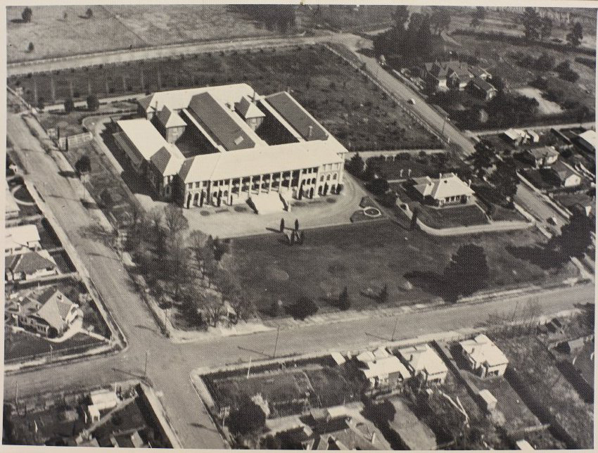 Aerial view of Armidale Teachers' College and the Principal's residence