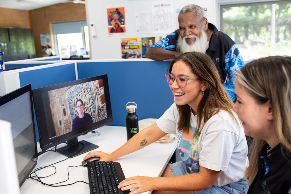 Uncle Colin Ahoy, UNE Elder in Residence with TRACKS students Brook Herczog and Summer Beveridge in the Oorala Study Lab, 2025