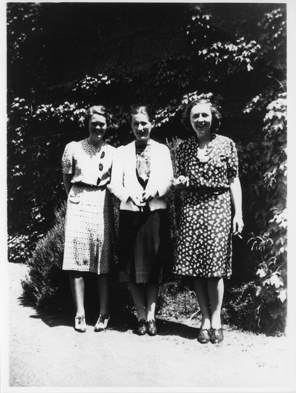 L. Johnstone, E. Drummond and P. Harris, 1939