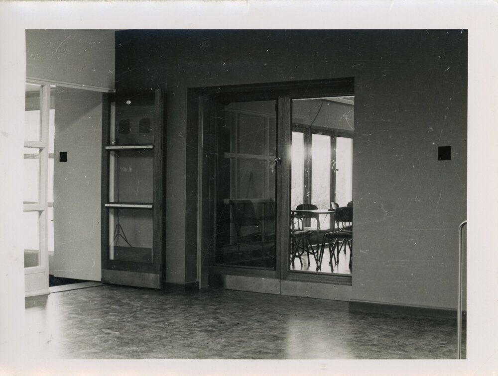 Union building UNE, cafeteria entrance and interior, 1956