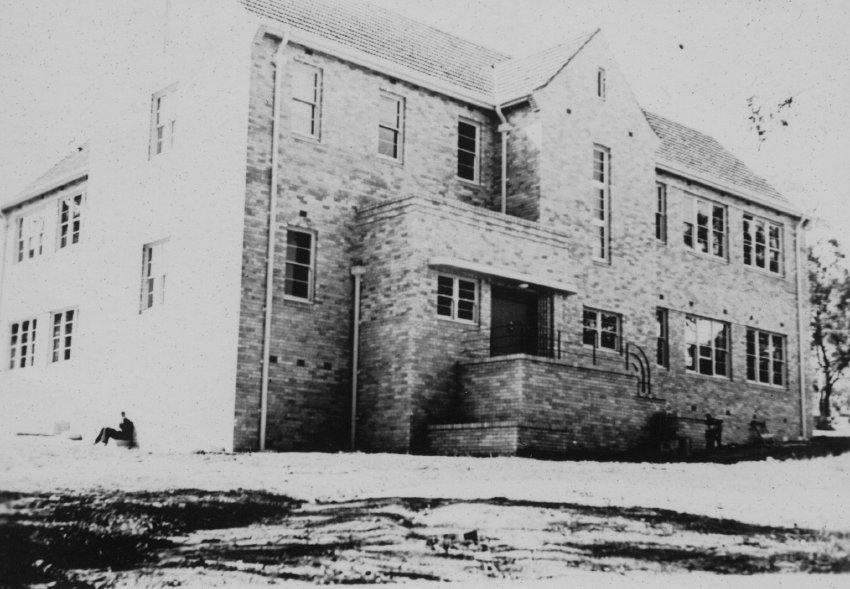 Booth Block at New England University College, 1938