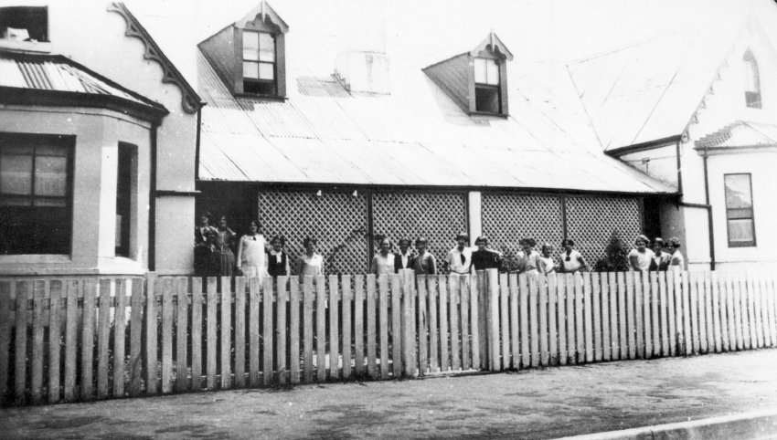 "Wharekoa", Beardy Street East, the first hostel for women students, 1928