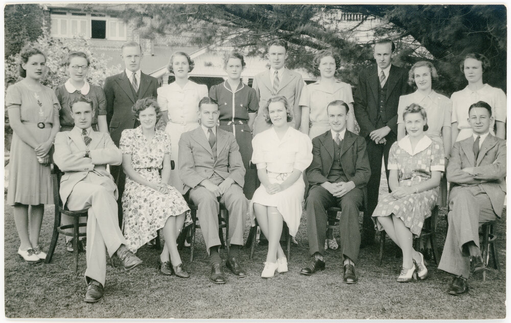 Group photograph including Llyris Gall, Paul Barratt, Pam Harris and Ken James