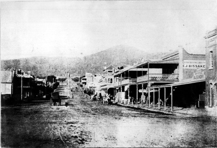 Tamworth, Brisbane Street from Lower Street (now called Kable Avenue), 1901
