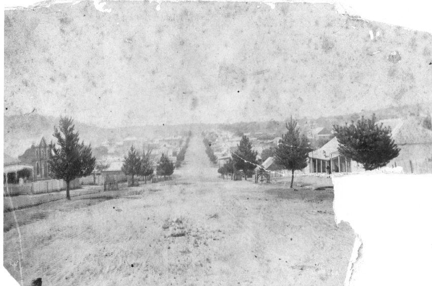 Armidale Street, Uralla, 1900