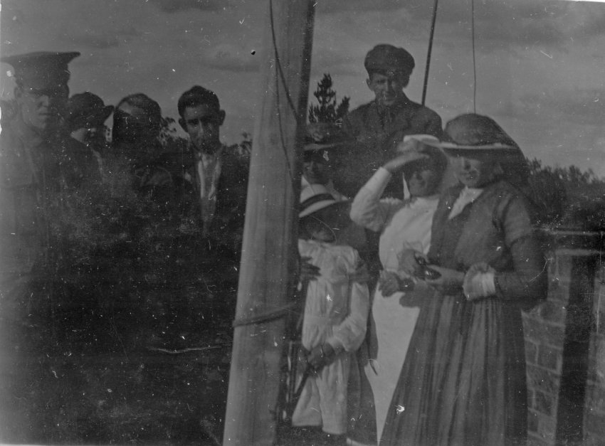 Photo of an unidentified group
