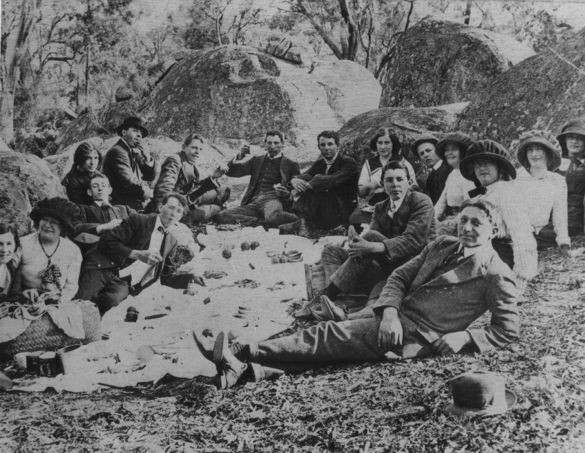 Family group at Hillgrove Station