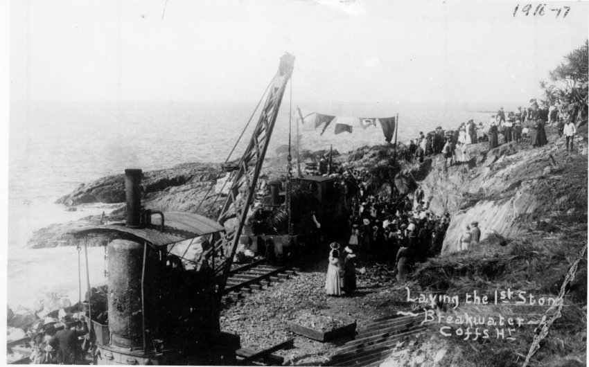 Breakwater Coffs Harbour, laying the first stone, 1917