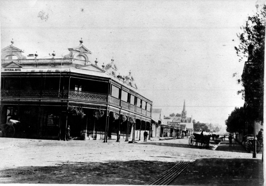 Imperial Hotel, Armidale, looking south up Faulkner Street