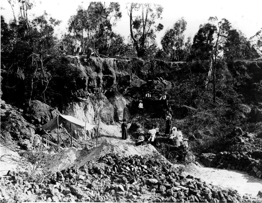  Digging for alluvial gold, Sydney Flat
