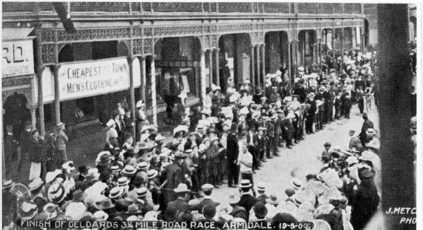 Finish of Geldard's 31/4 mile road race, Armidale