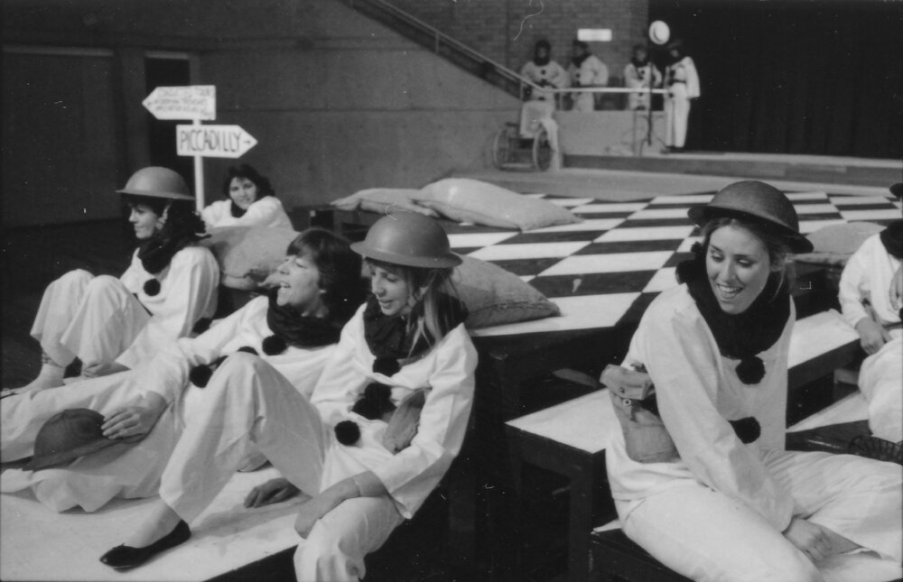 UNE Drama Production, 'Oh What a Lovely War', 1985