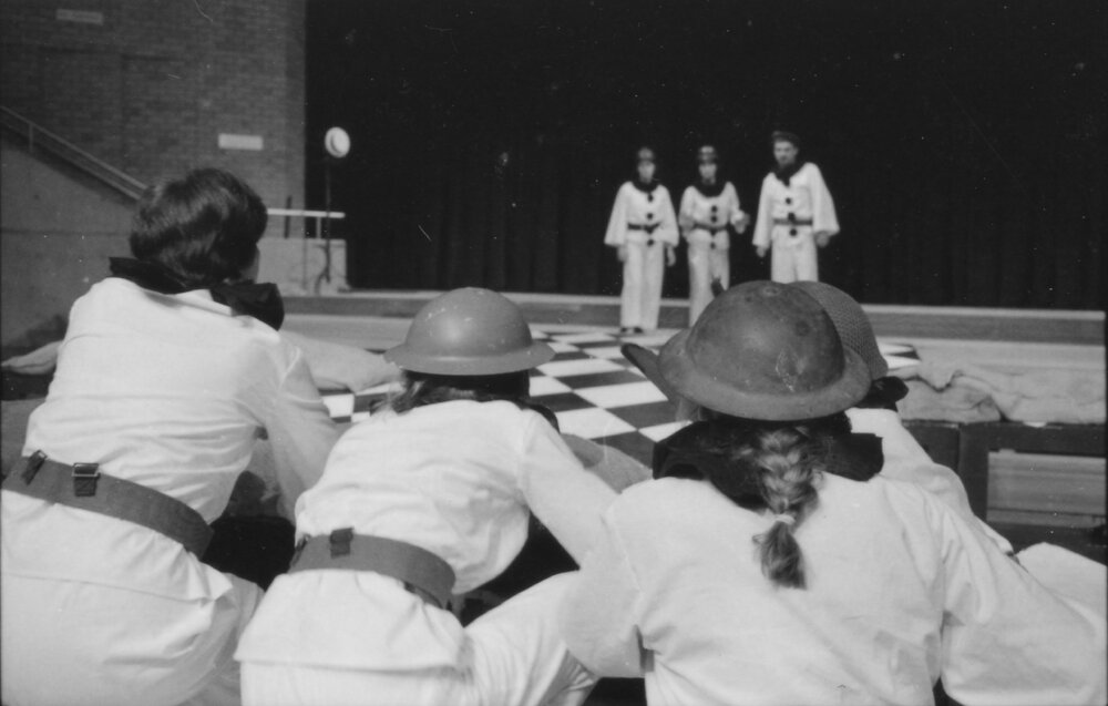 UNE Drama Production, 'Oh What a Lovely War', 1985