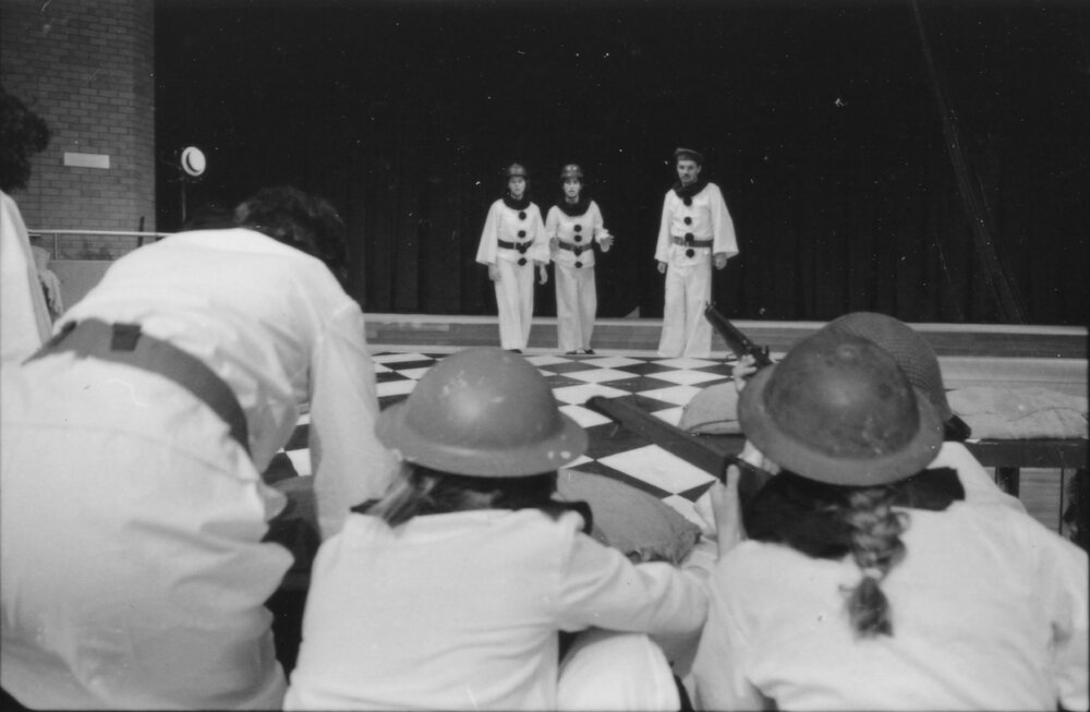 UNE Drama Production, 'Oh What a Lovely War', 1985