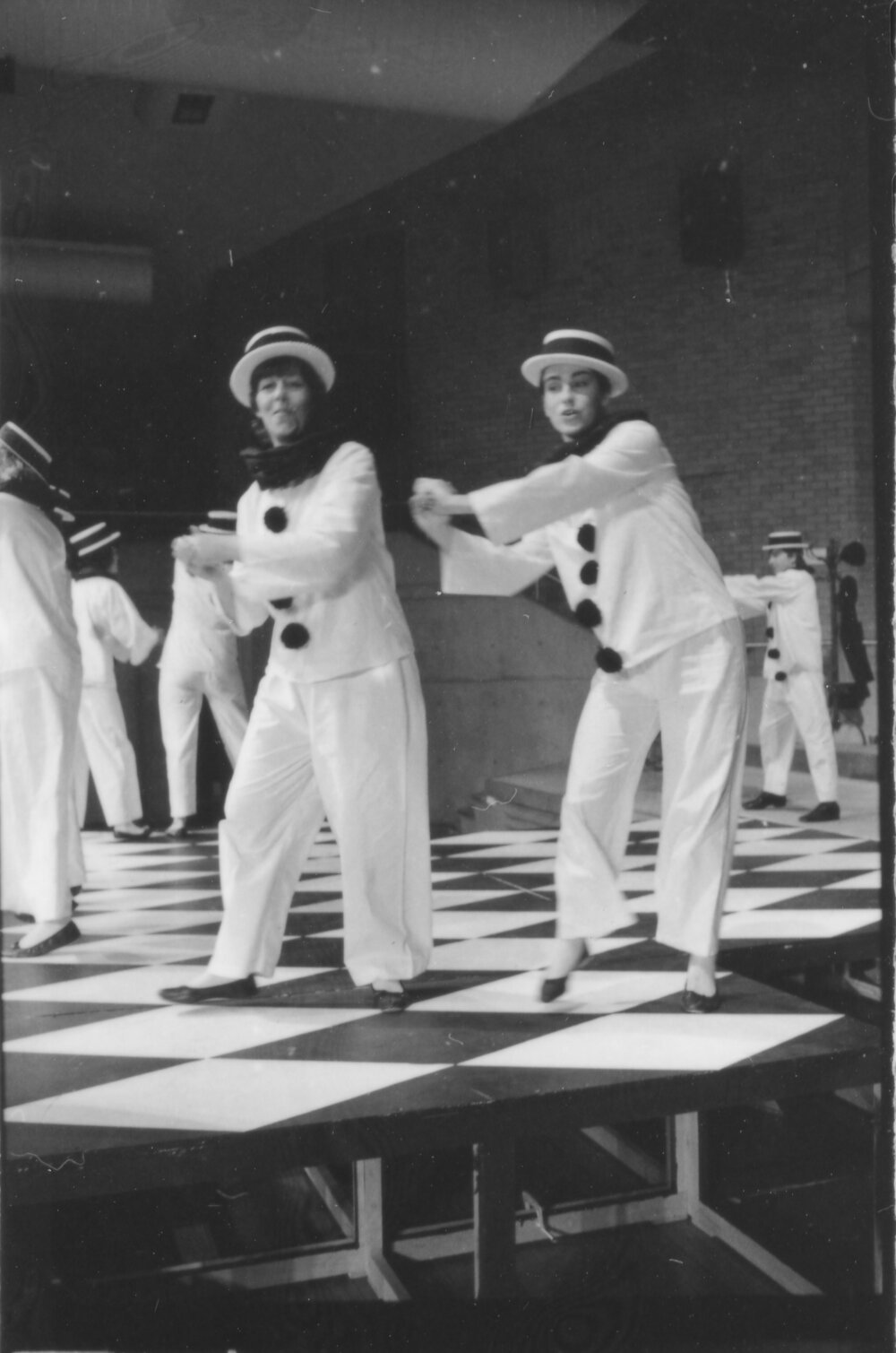 UNE Drama Production, 'Oh What a Lovely War', 1985