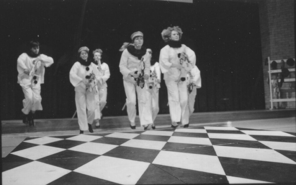 UNE Drama Production, 'Oh What a Lovely War', 1985