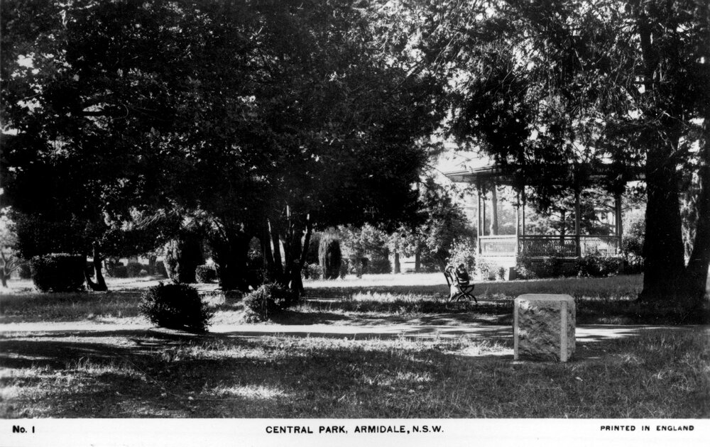 Central Park, showing William Murray memorial and rotunda, Armidale, NSW