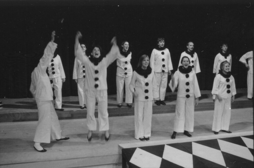 UNE Drama Production, 'Oh What a Lovely War', 1985