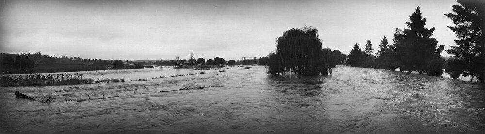 Flood, looking along creek towards Gas Works, 1928