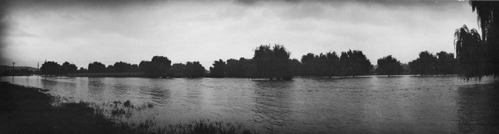 Flood, looking across Dumaresq Creeek, 1928