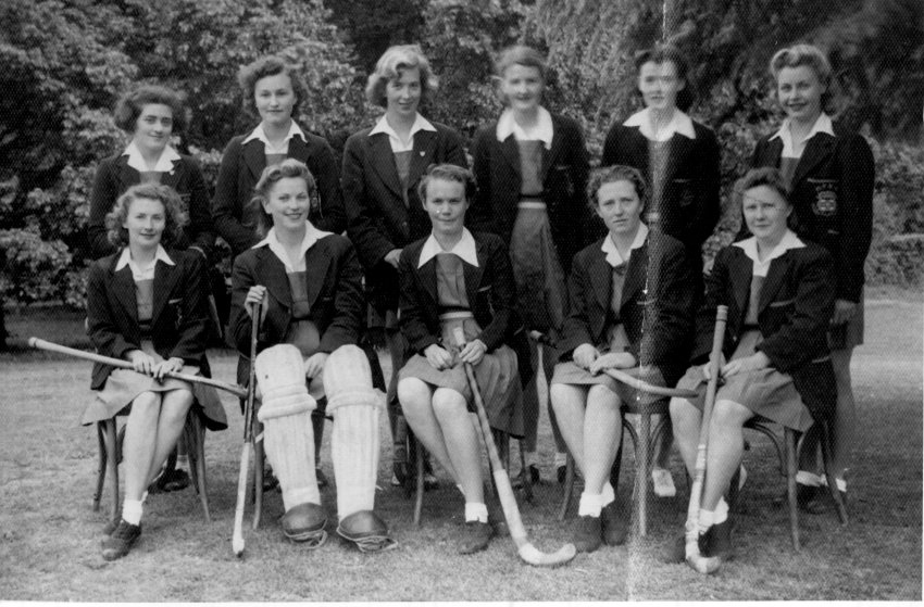 New England University College NEUC Women&rsquo;s hockey team Women&rsquo;s Hockey - H. Longworth, J. Briggs, J. Gunter, J. Sargeant, K. Miller, B. Thompson, (front) N. Maiden, Ena Skinner, D. Anderson