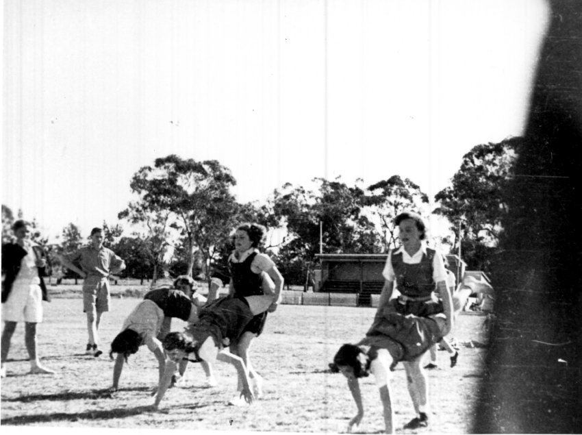 Sports Carnival wheelbarrow race, 1941